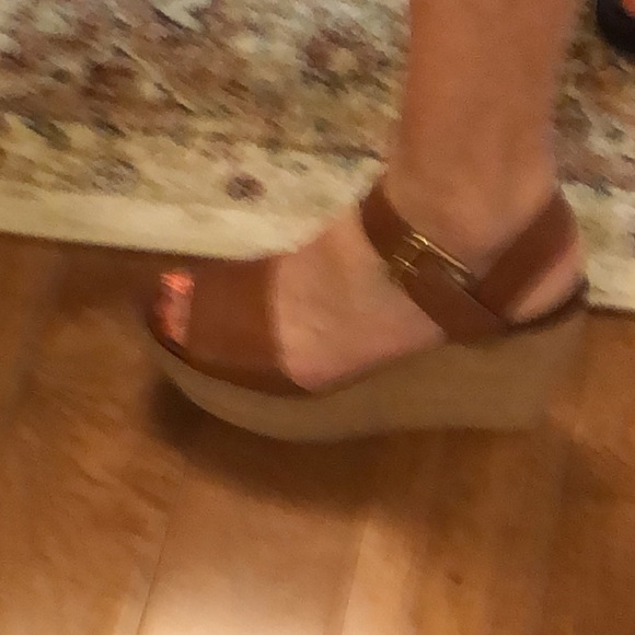 New with tags, MichaelKors wedge sandal i - Picture 8 of 9